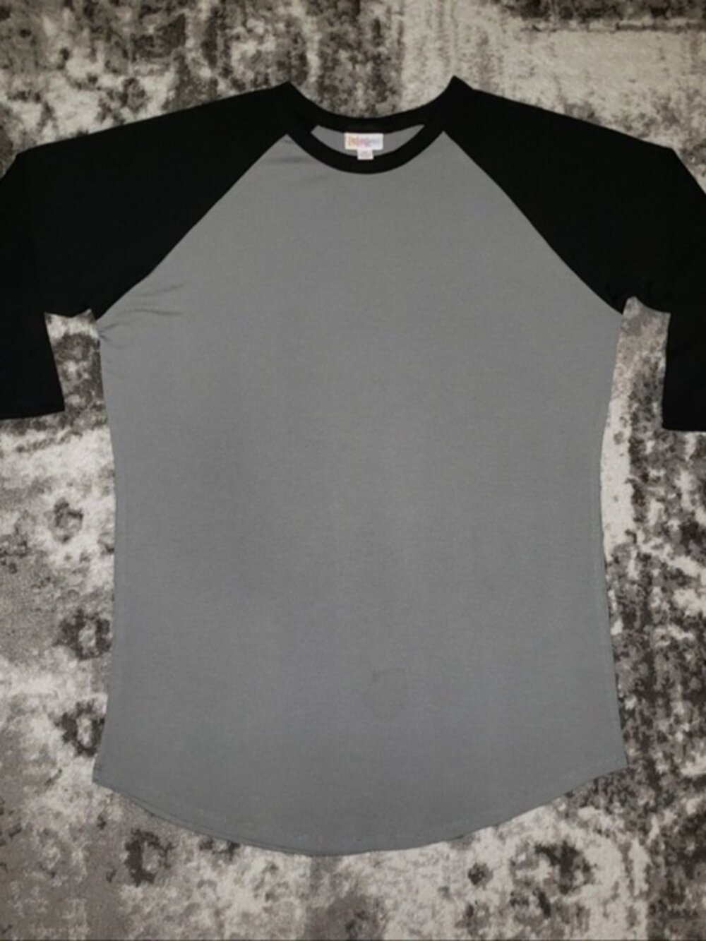 LuLaRoe Randy Raglan Baseball Tee Top Size Medium Gray Black 3/4 Sleeve Shirt M